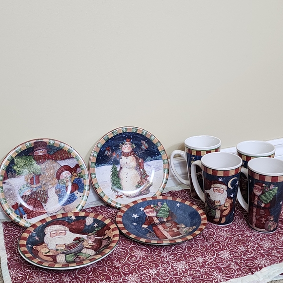 Vintage Certified International Set 4 Holiday Plates and 4 Christmas Santa Mugs - Picture 14 of 16